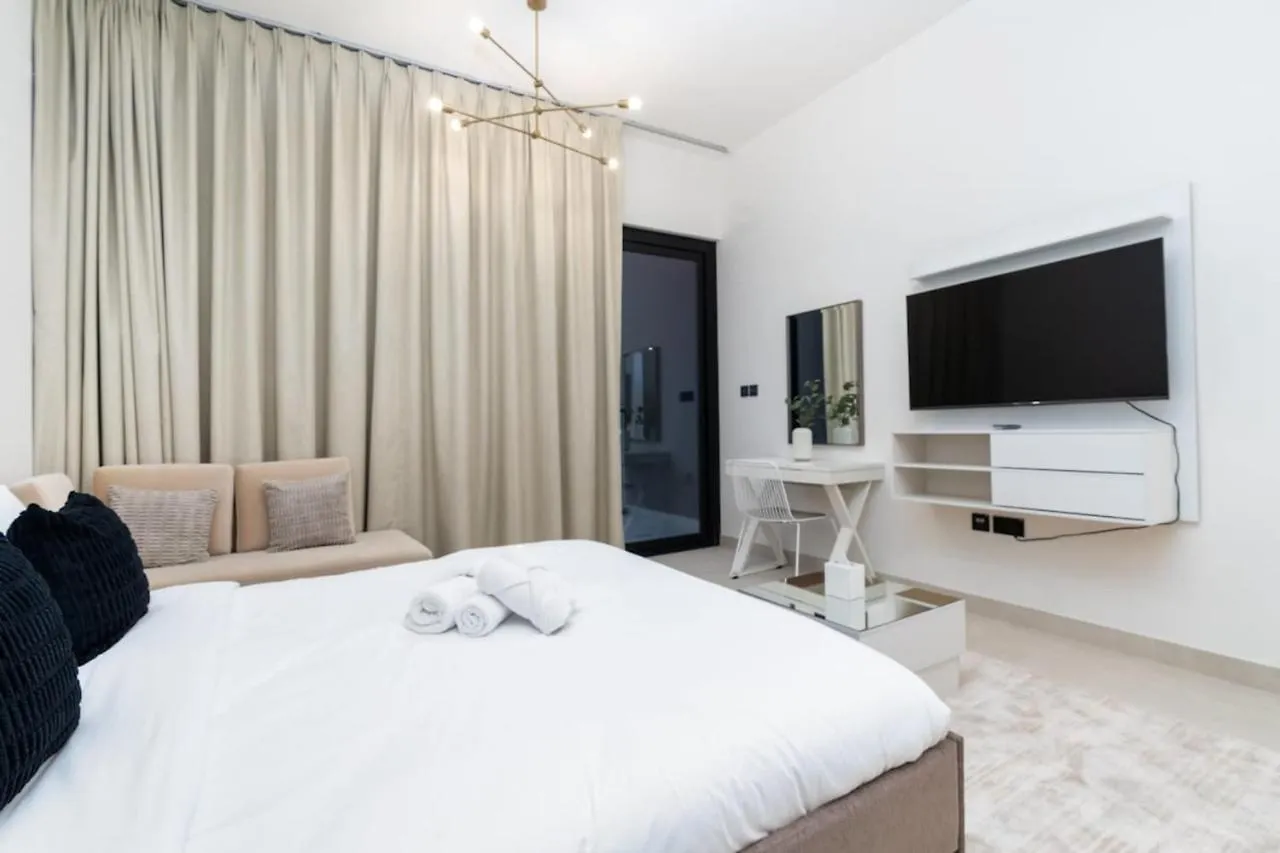 Contemporary Studio Apartment Dubai Business Bay!